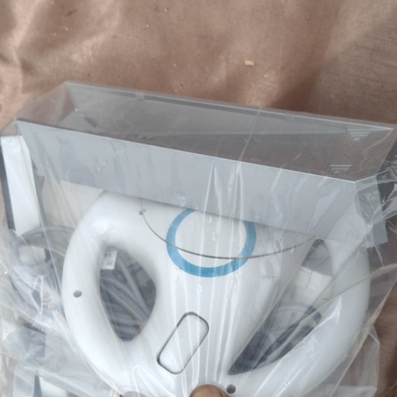 Wii White Gaming Accessories Bundle - Picture 3 of 4